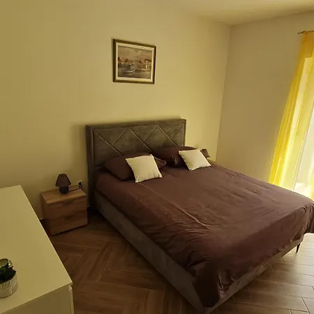 Apartment Lovmar *