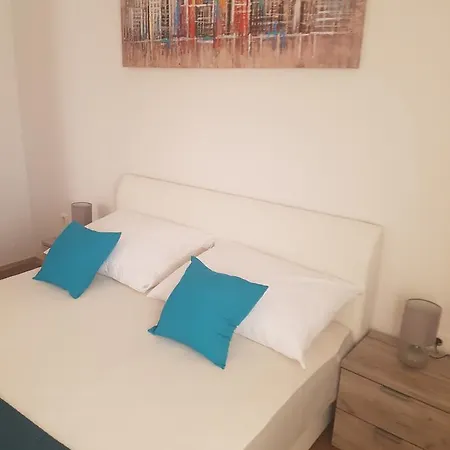 아파트 Lovmar 자다르